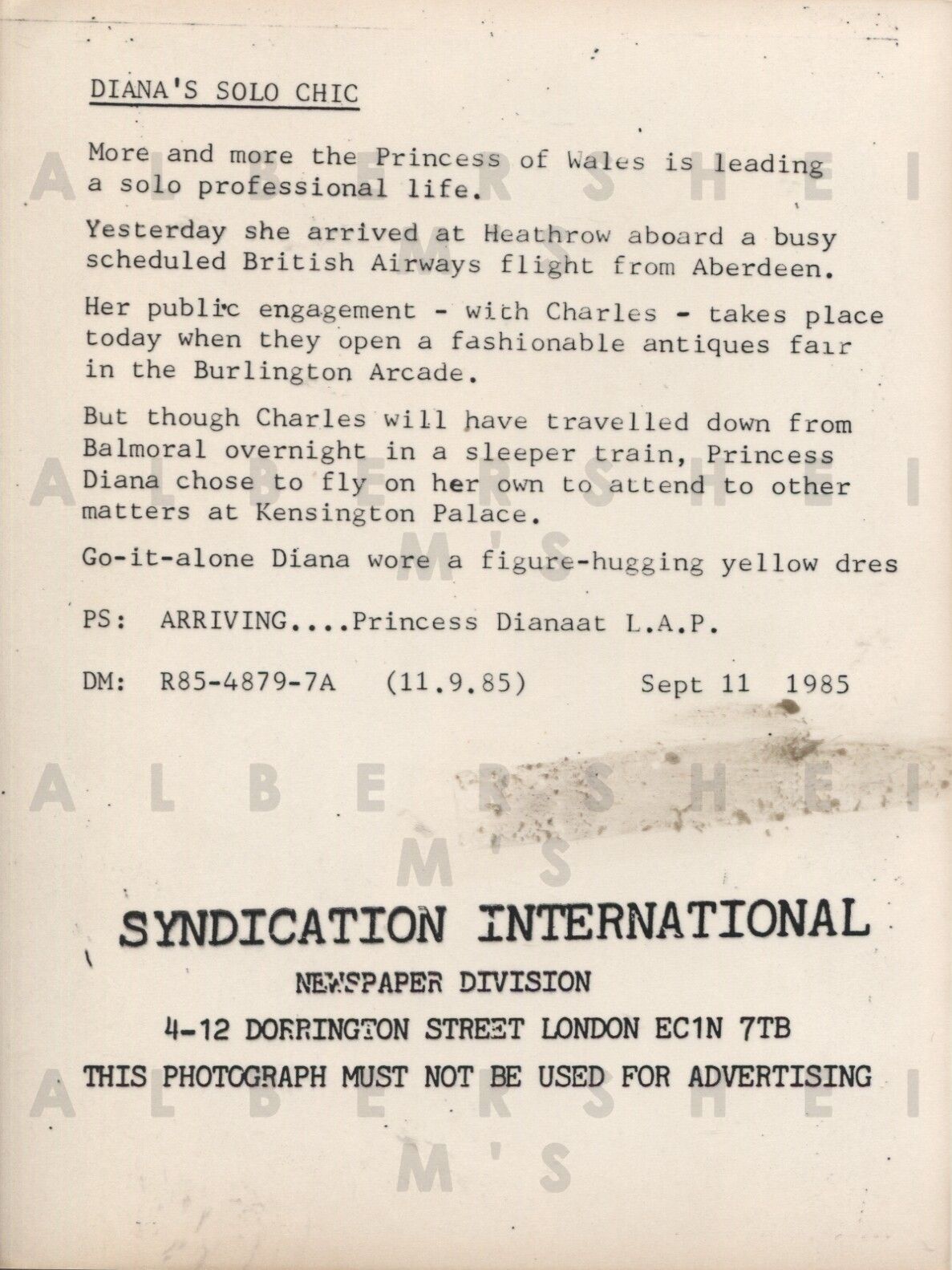 1985 Original Photo - Jetsetter Princess Diana Deplanes