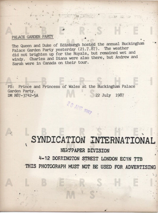 Princess Di and Charles host a Buckingham Palace party - 1987 Original Photo