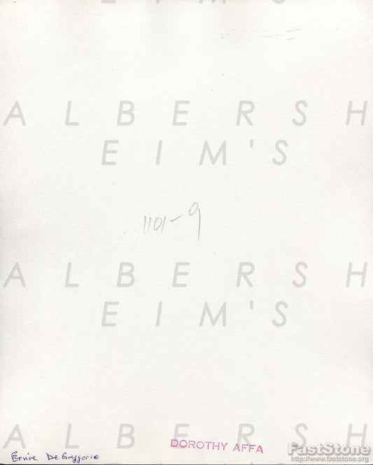 Ernie DiGregorio Buffalo Braves Shoots Against NY Knicks Lonnie Shelton Original Photo