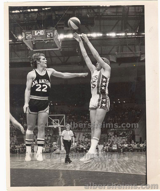 1973-74 ABA San Antonio Spurs George Karl HOFer Plays Defense vs. NY Nets Original TYPE I Photo