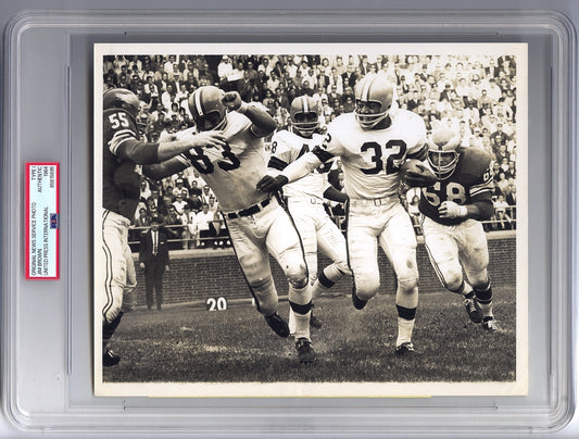 Jim Brown Rushes for 100 + Yards vs. Philadelphia Eagles 1964 Original TYPE I Photo PSA/DNA