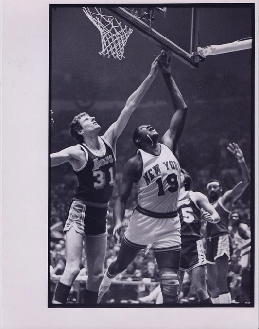 1973 Willis Reed New York Knicks vs. Lakers Wilt Chamberlain Original TYPE I Photo